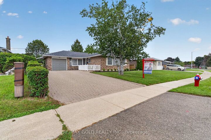 Property Photo:  234 Avondale Boulevard  ON L6T 1J4 