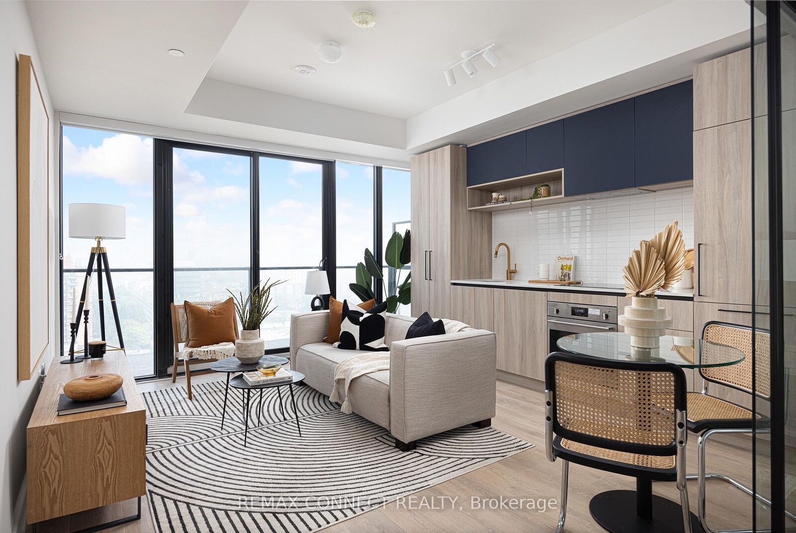 Property Photo:  181 Sterling Road 1605  ON M6R 2B2 