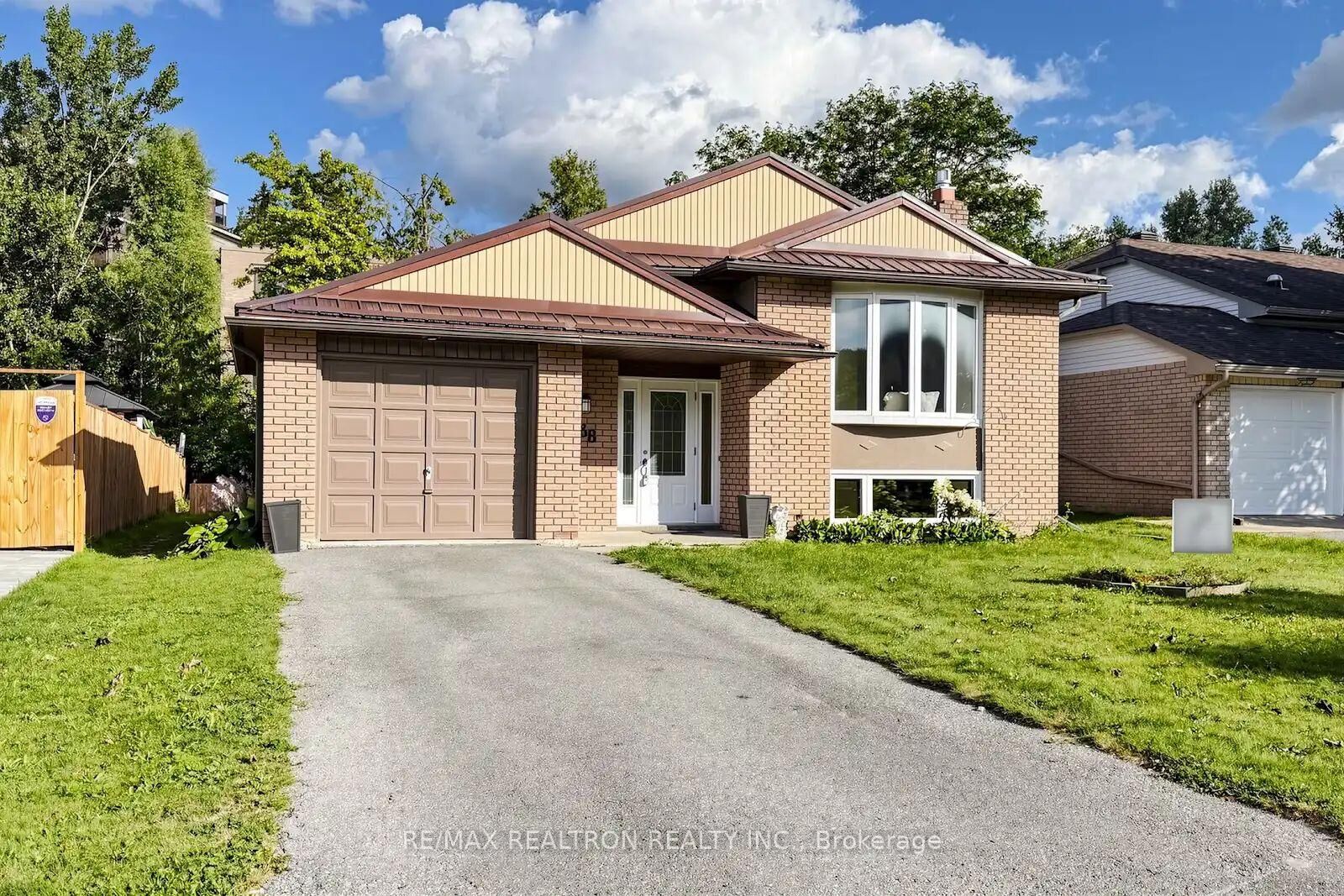 Property Photo:  938 Whitefield Drive  ON K9J 7V9 
