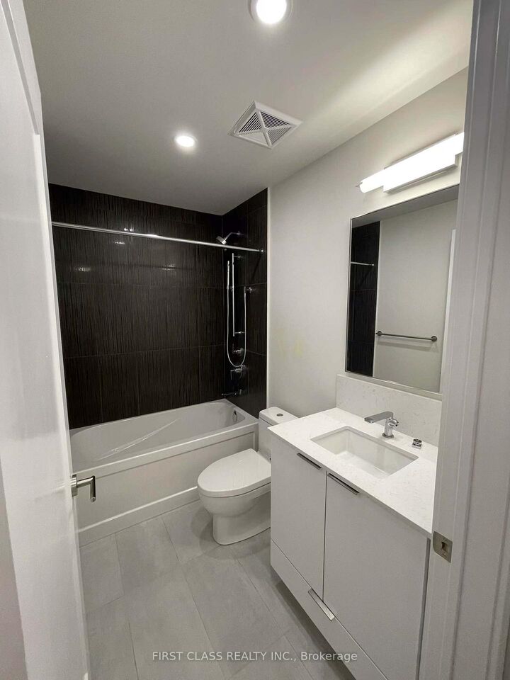 Property Photo:  28 Freeland Street 2505  ON M2E 0E3 