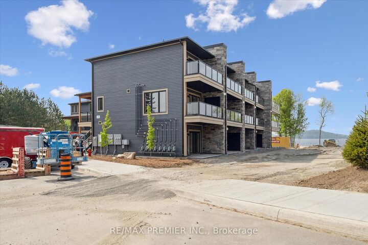 Property Photo:  253 Crescent Bay Lane 3-105  ON P1H 1C2 
