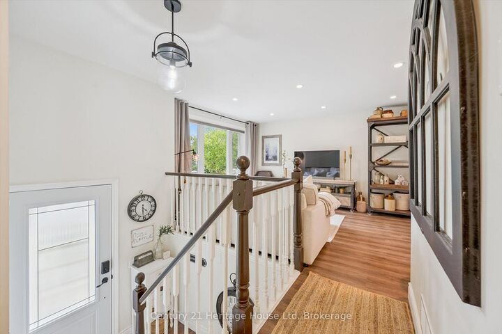 Property Photo:  635 Hillview Road  ON N3H 5C3 