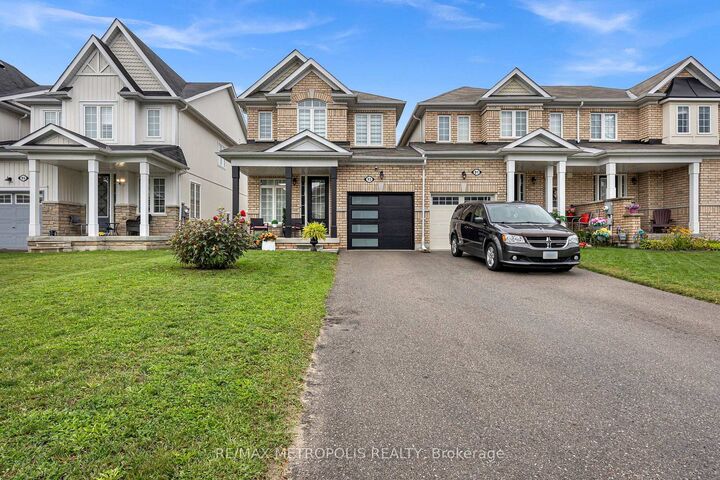 Property Photo:  93 Blanchard Crescent  ON L0M 1B5 