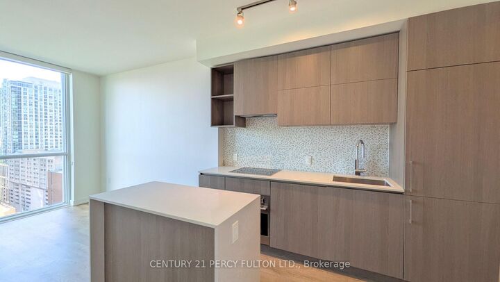 Property Photo:  1 Yorkville Avenue 1610  ON M4W 1L1 