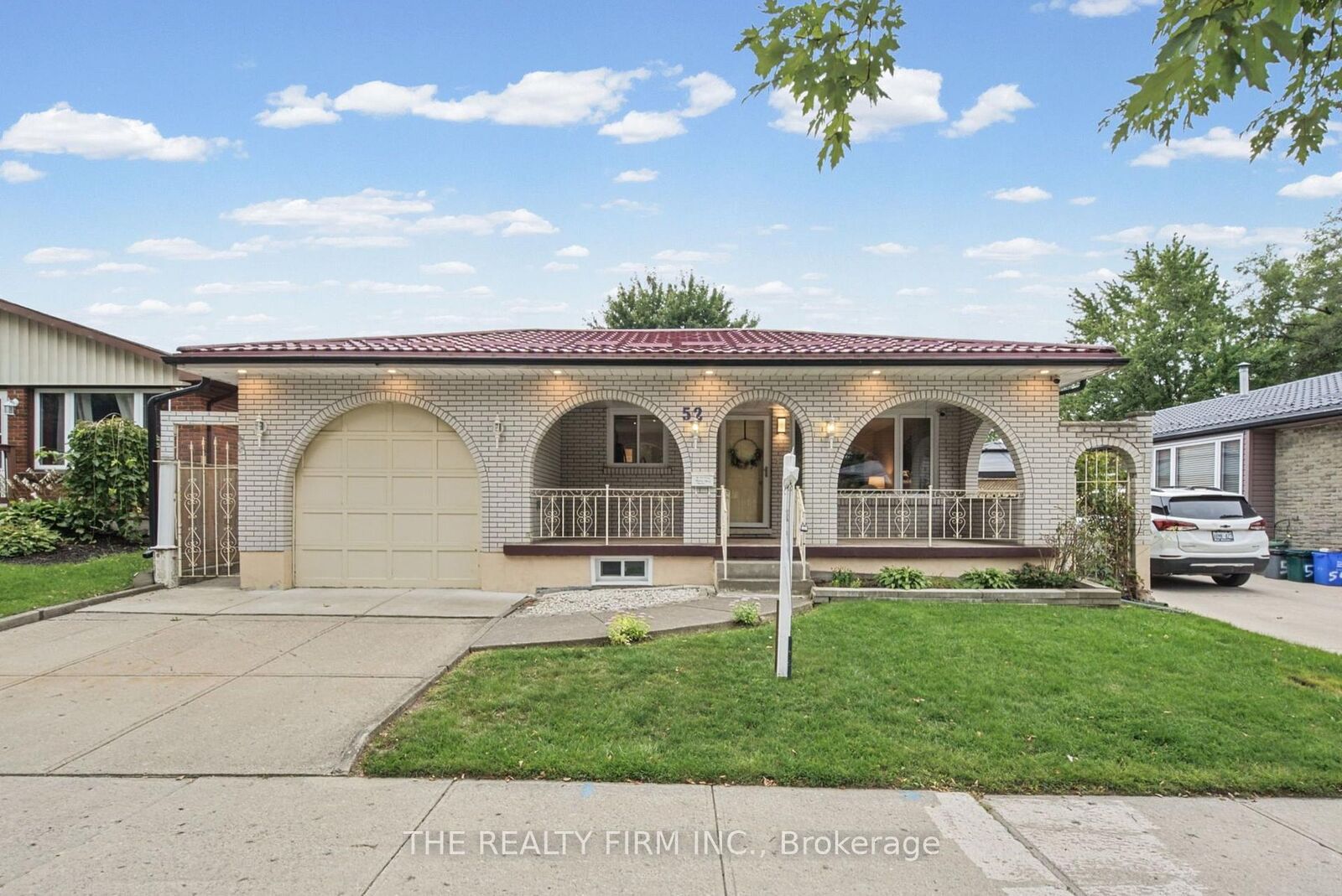 Property Photo:  52 Barrett Crescent  ON N6E 1T5 