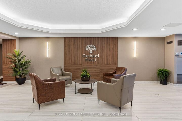 Property Photo:  1111 Bough Beeches Boulevard 403  ON L4W 4N1 