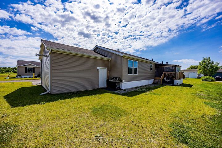 Property Photo: 11 Hickory Hollow ON N0A 1P0
