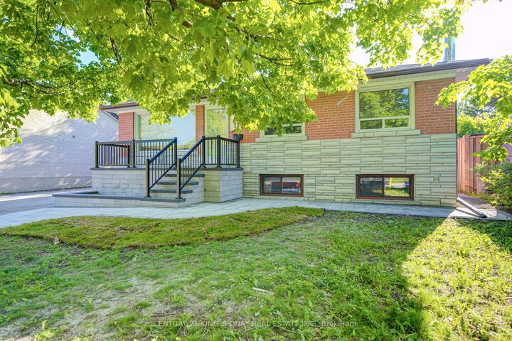 Property Photo:  176 Felix Road Main Floor  ON L4C 3M9 