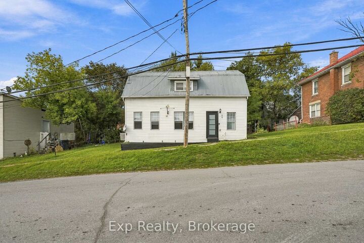 Property Photo:  15 Madoc Street  ON K0K 2M0 