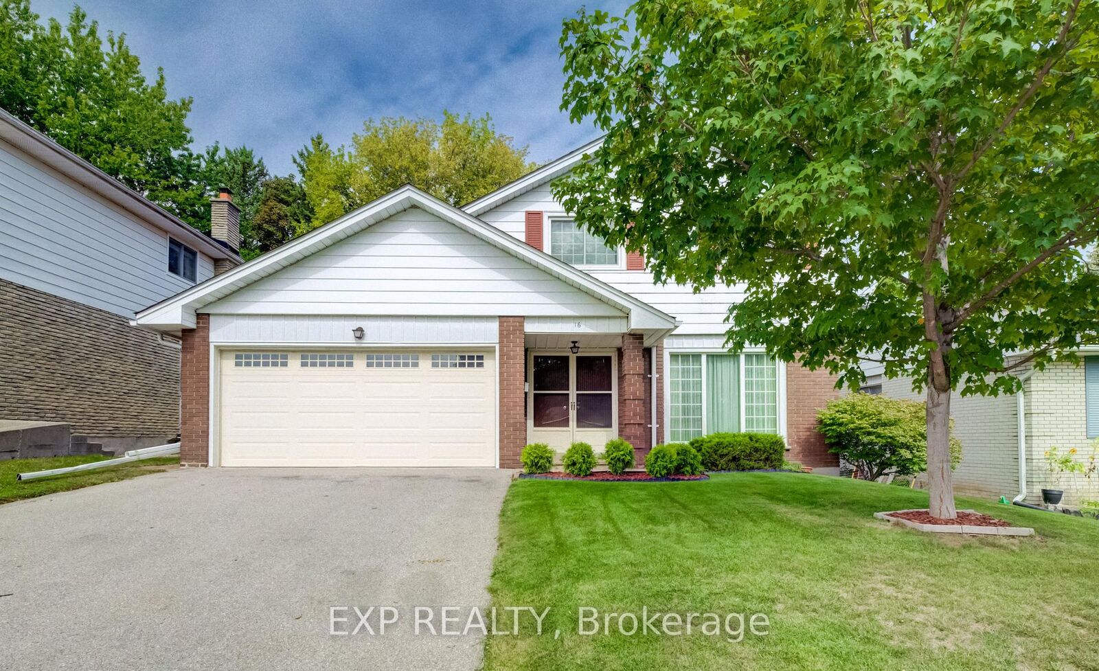 Property Photo:  16 Bonnylyn Drive  ON N2M 1S6 