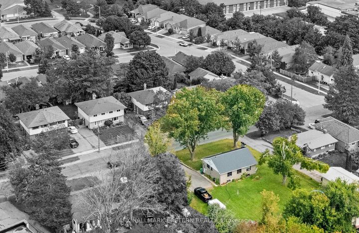 Property Photo:  917 Webber Avenue  ON K9J 5X9 