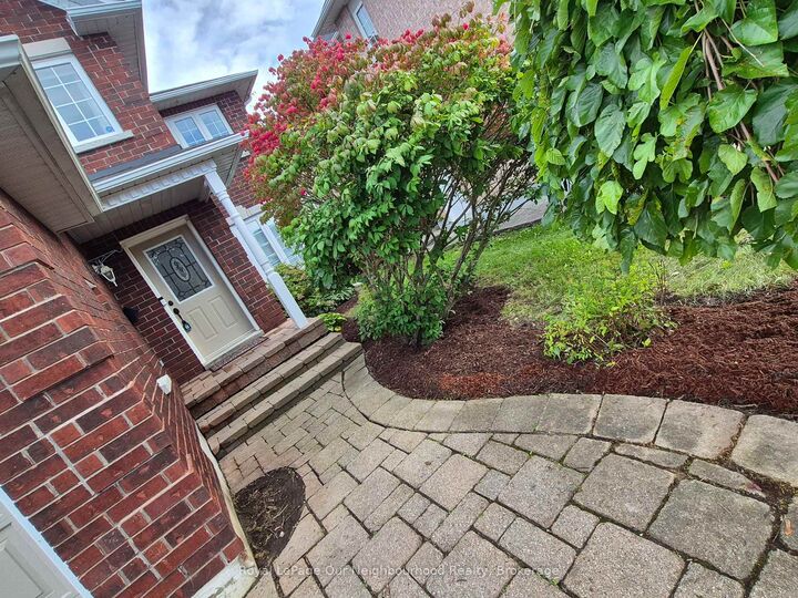 Property Photo:  83 Cloughley Drive N  ON L4N 9T8 