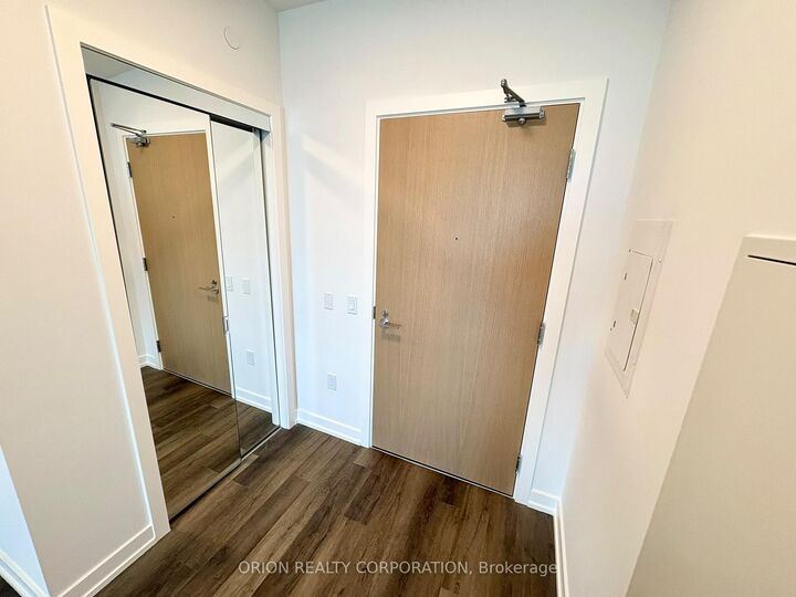 Property Photo:  5 Meadowdale Road 1604  ON L4K 0C7 