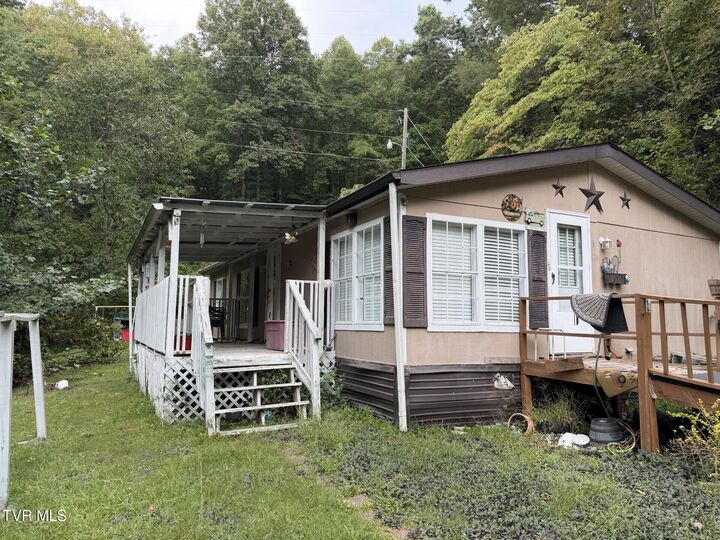 Property Photo:  9525 Donald Branch Road  VA 24279 