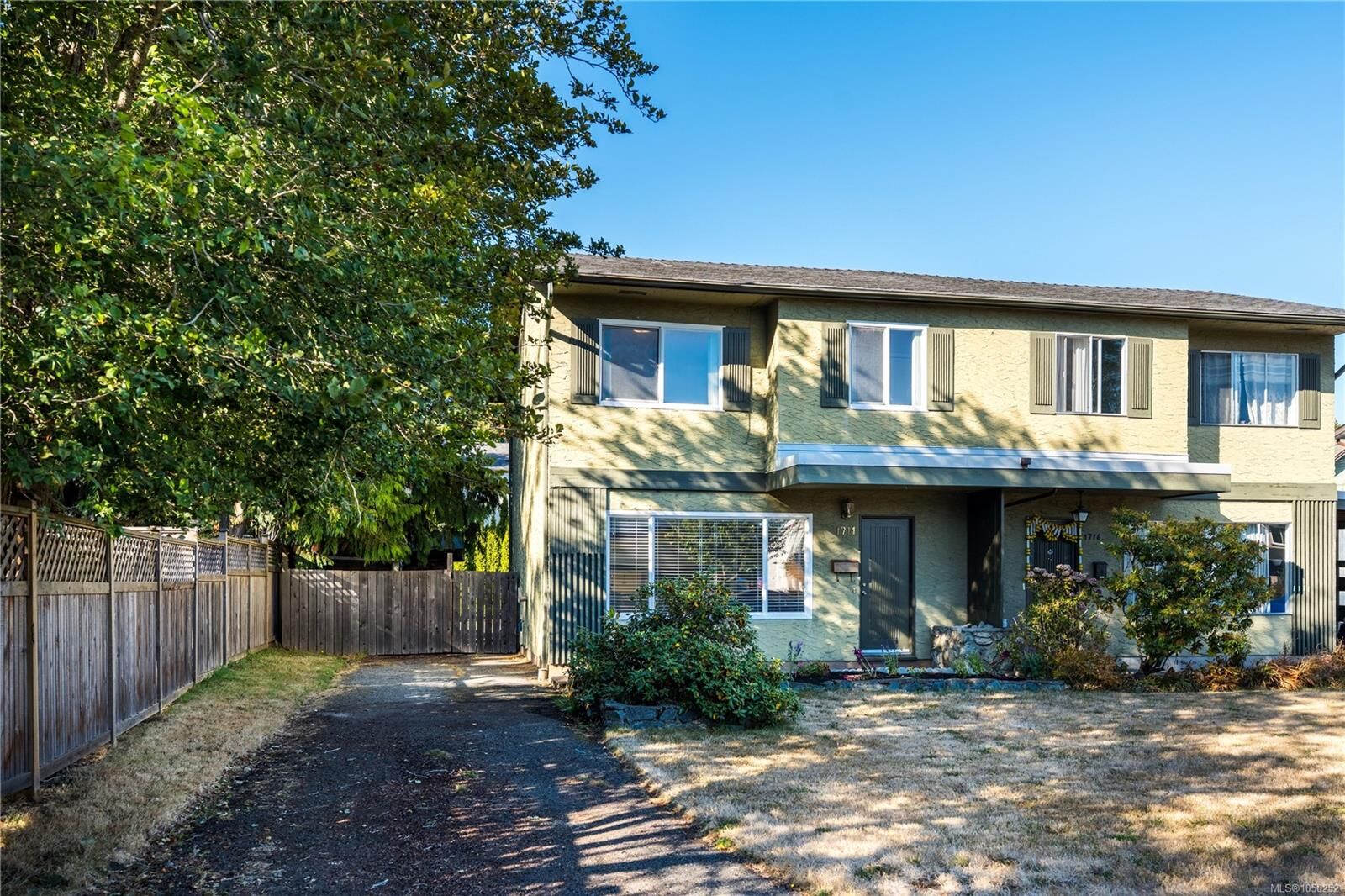 Property Photo:  1714 Ashdale Pl  BC V8N 1N9 