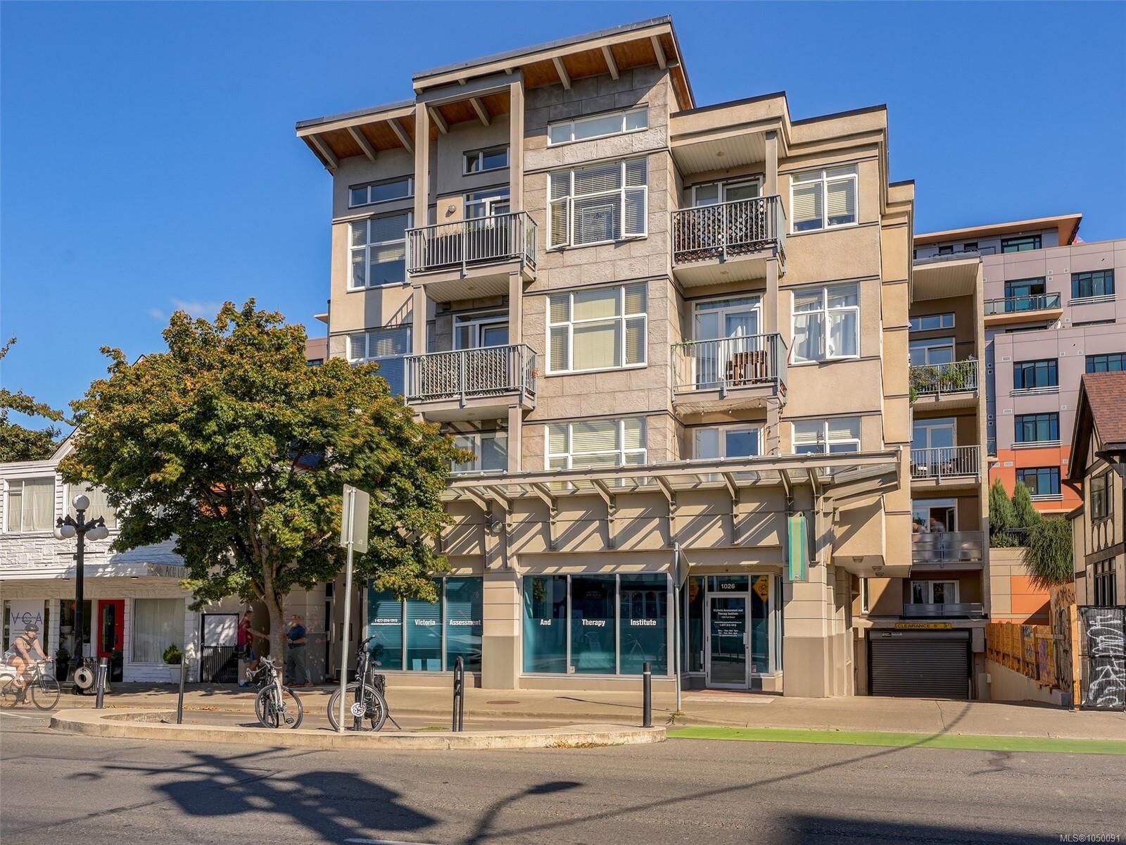 Property Photo:  1022 Fort St #203  BC V8V 3K4 