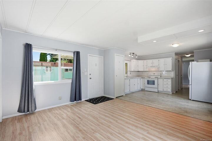 Property Photo:  1359 Cranberry Ave #105  BC V9R 6L5 