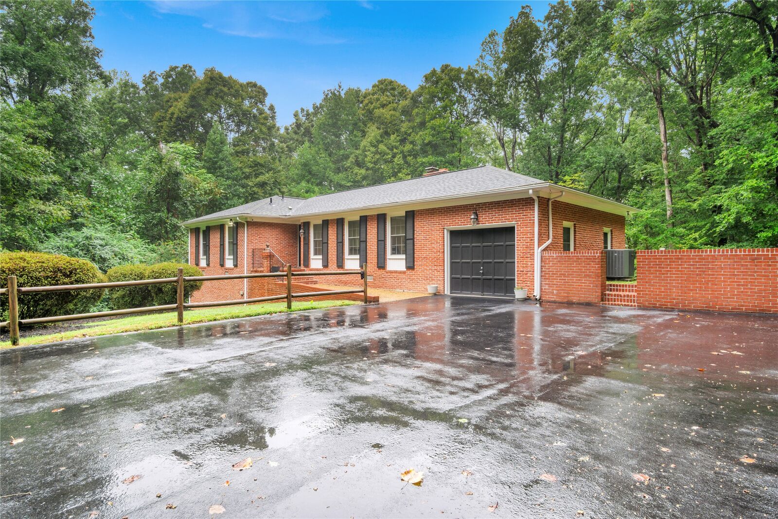 Property Photo:  202 Princess Lane  VA 23188 