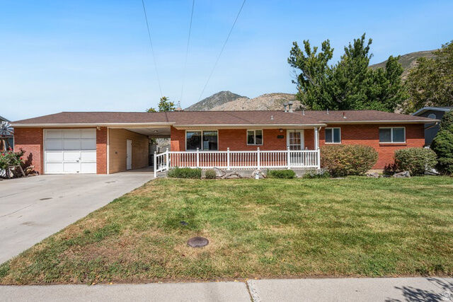 Property Photo:  1079 E Hillcrest Dr  UT 84663 