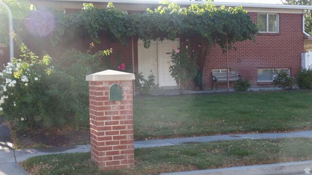 Property Photo:  4932 S Pinehill Dr  UT 84107 
