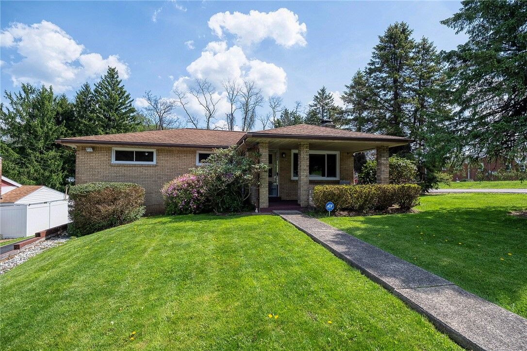 Property Photo:  202 Russell Drive  PA 15147 
