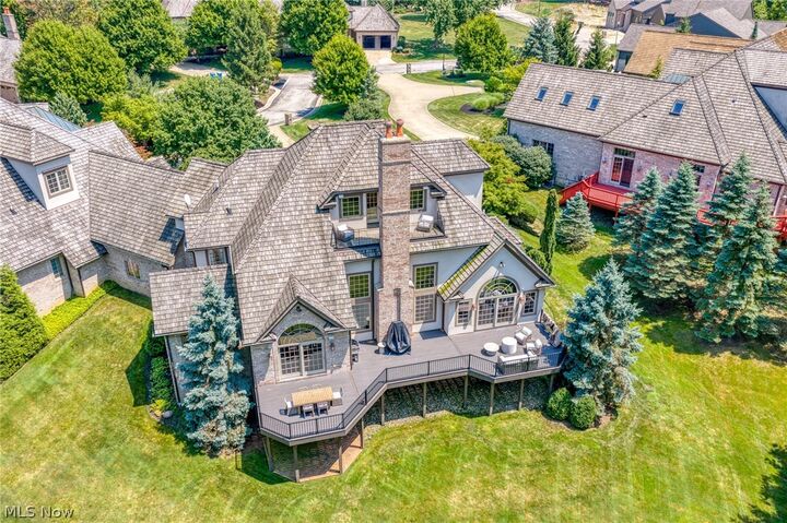 Property Photo:  60 Hamlet Court  OH 44108 
