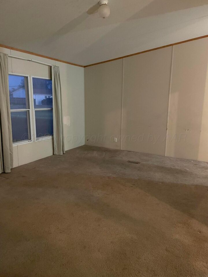 Property Photo: 401 N Grace Street TX 79084