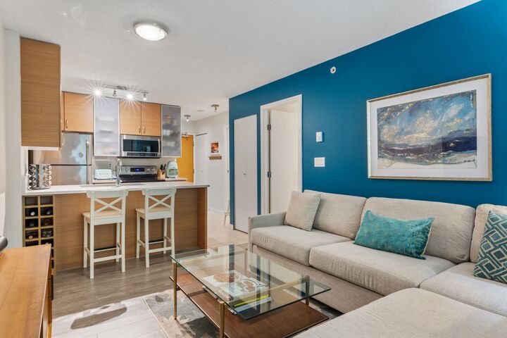 Property Photo:  977 Mainland Street 306  BC V6B 1T2 