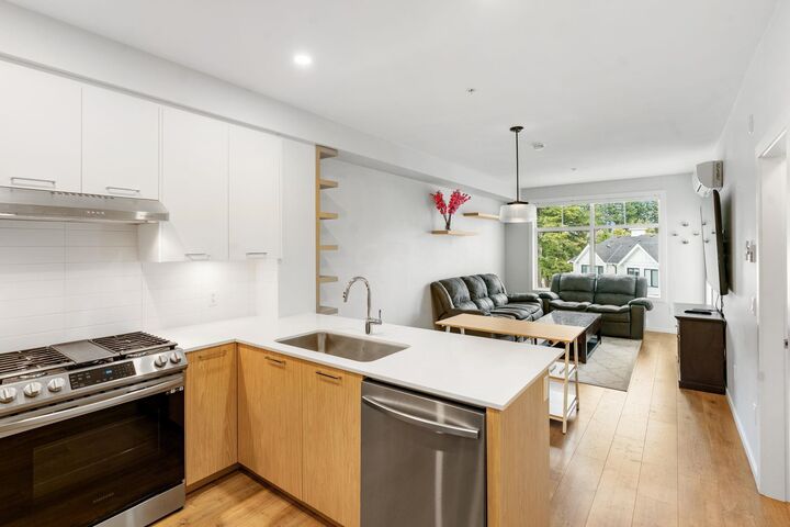 Property Photo:  3317 148 Street 509  BC V4P 0H9 