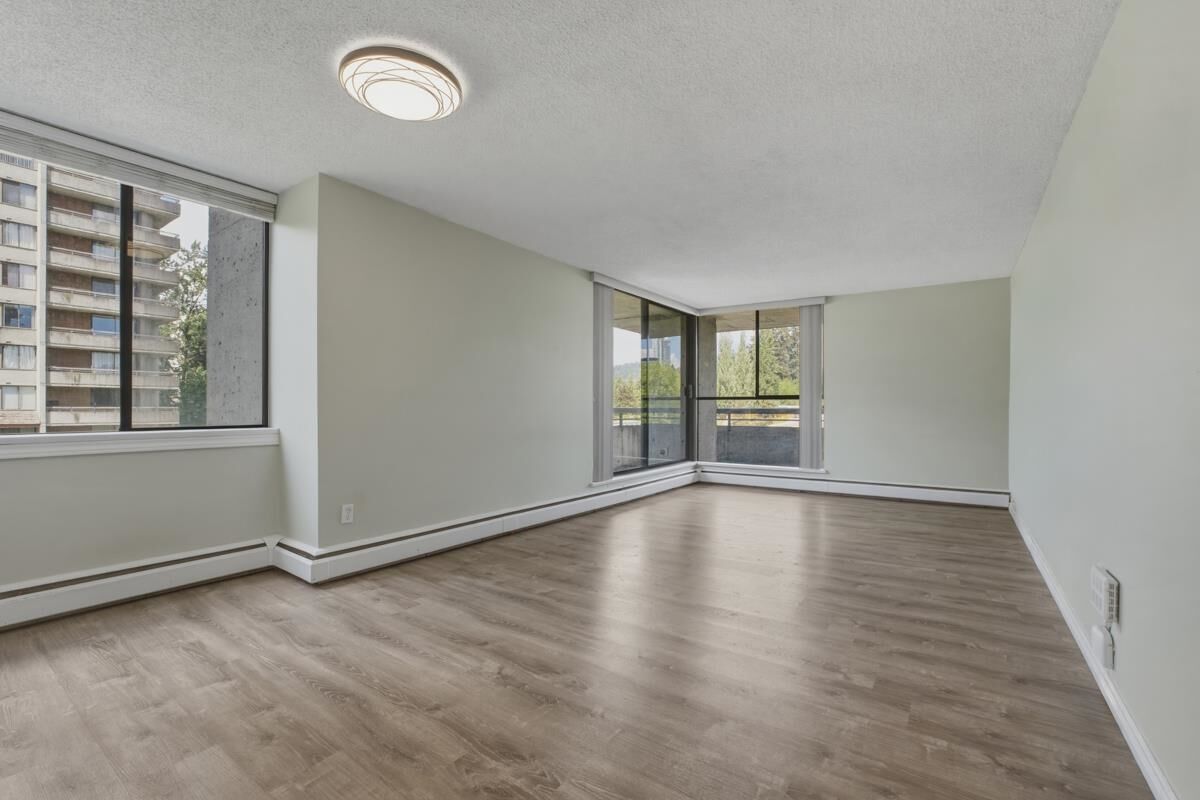 Property Photo:  3755 Bartlett Court 302  BC V3J 7G7 