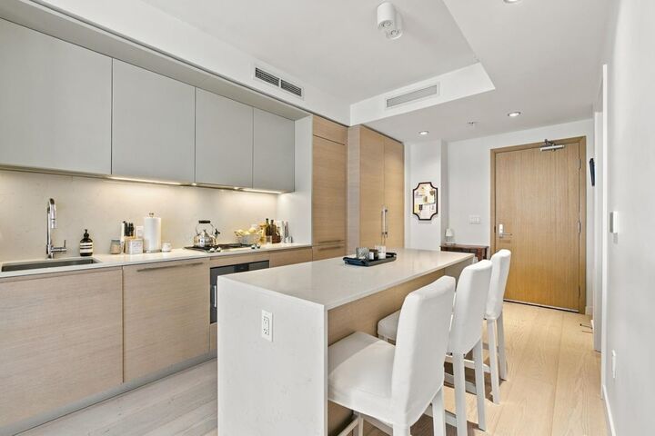 Property Photo:  1289 Hornby St 3703  BC V6Z 0G7 