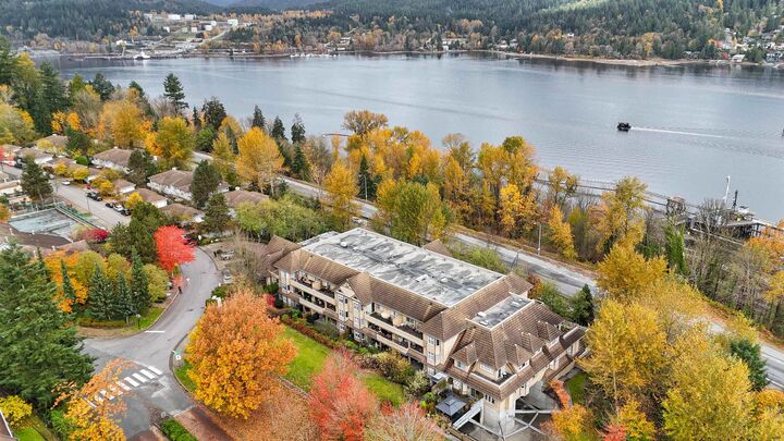 Property Photo:  160 Shoreline Circle 111  BC V3H 0B2 