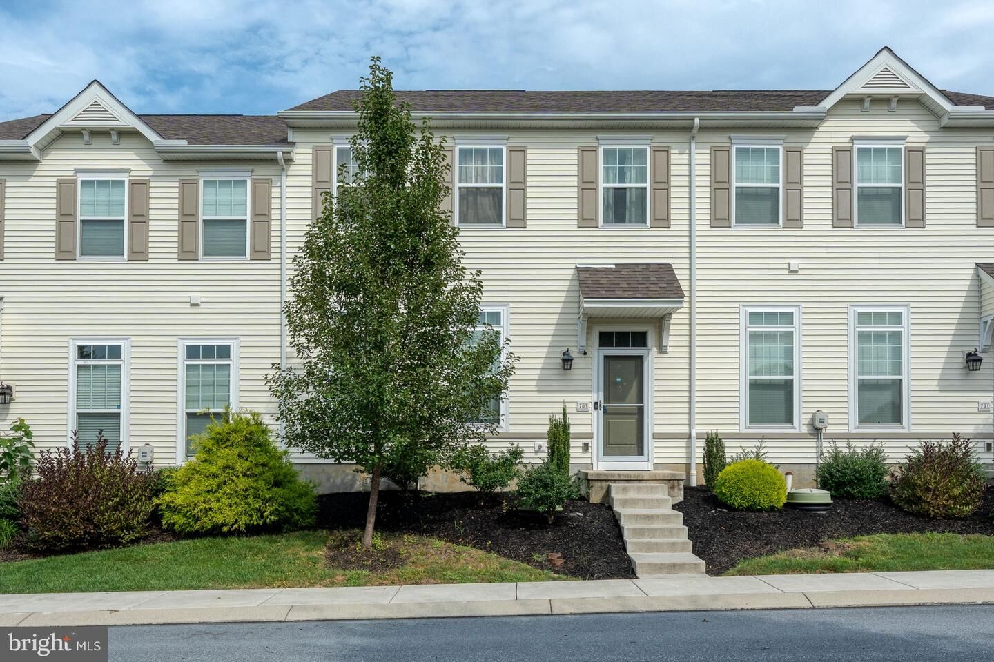 Property Photo:  703 Danforth Circle  PA 17584 
