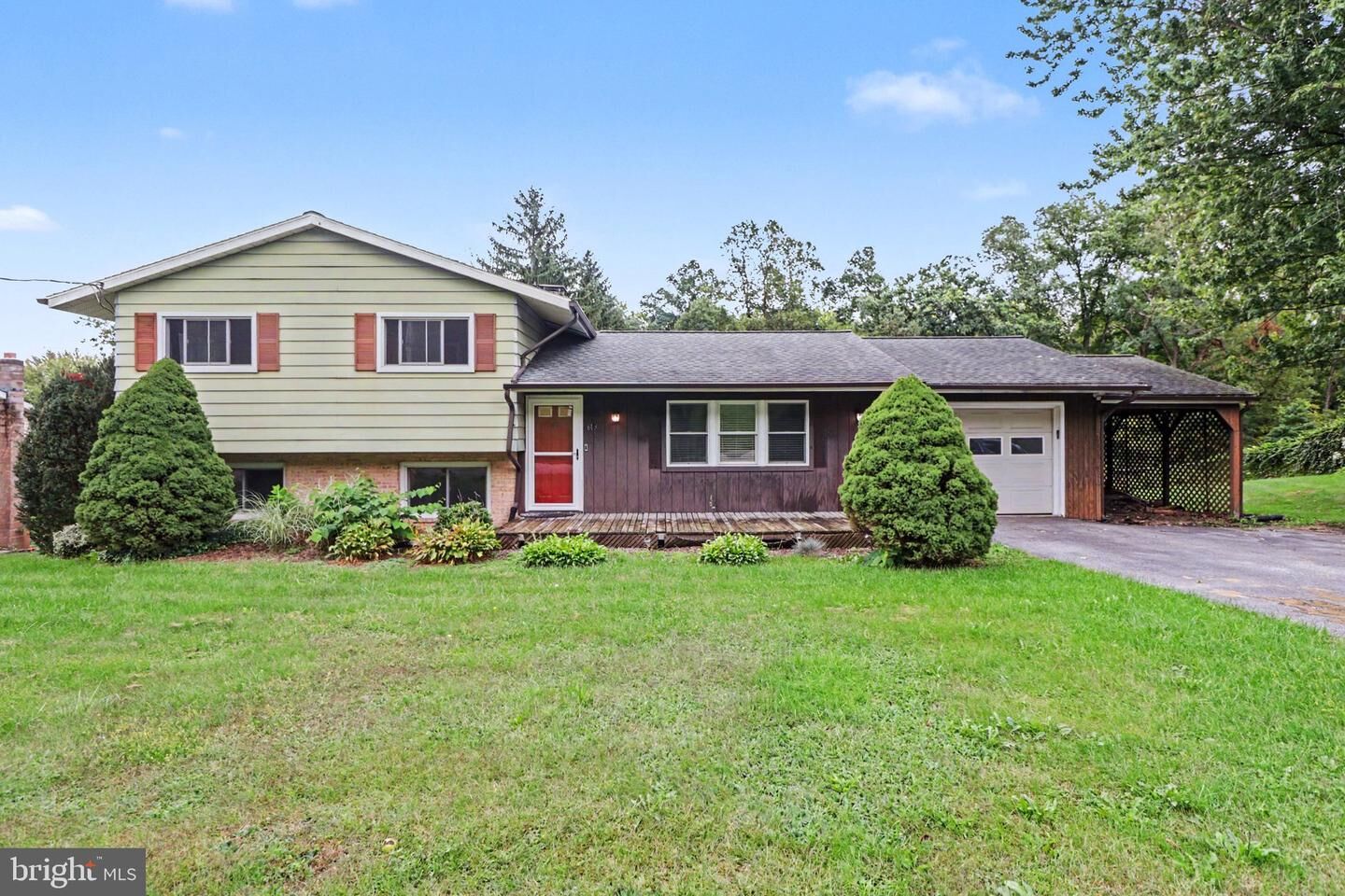 Property Photo: 613 S Mountain Road PA 17019