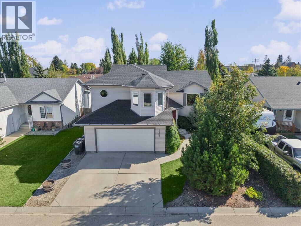 Property Photo: 1509 Mary Place AB T0M 0W0