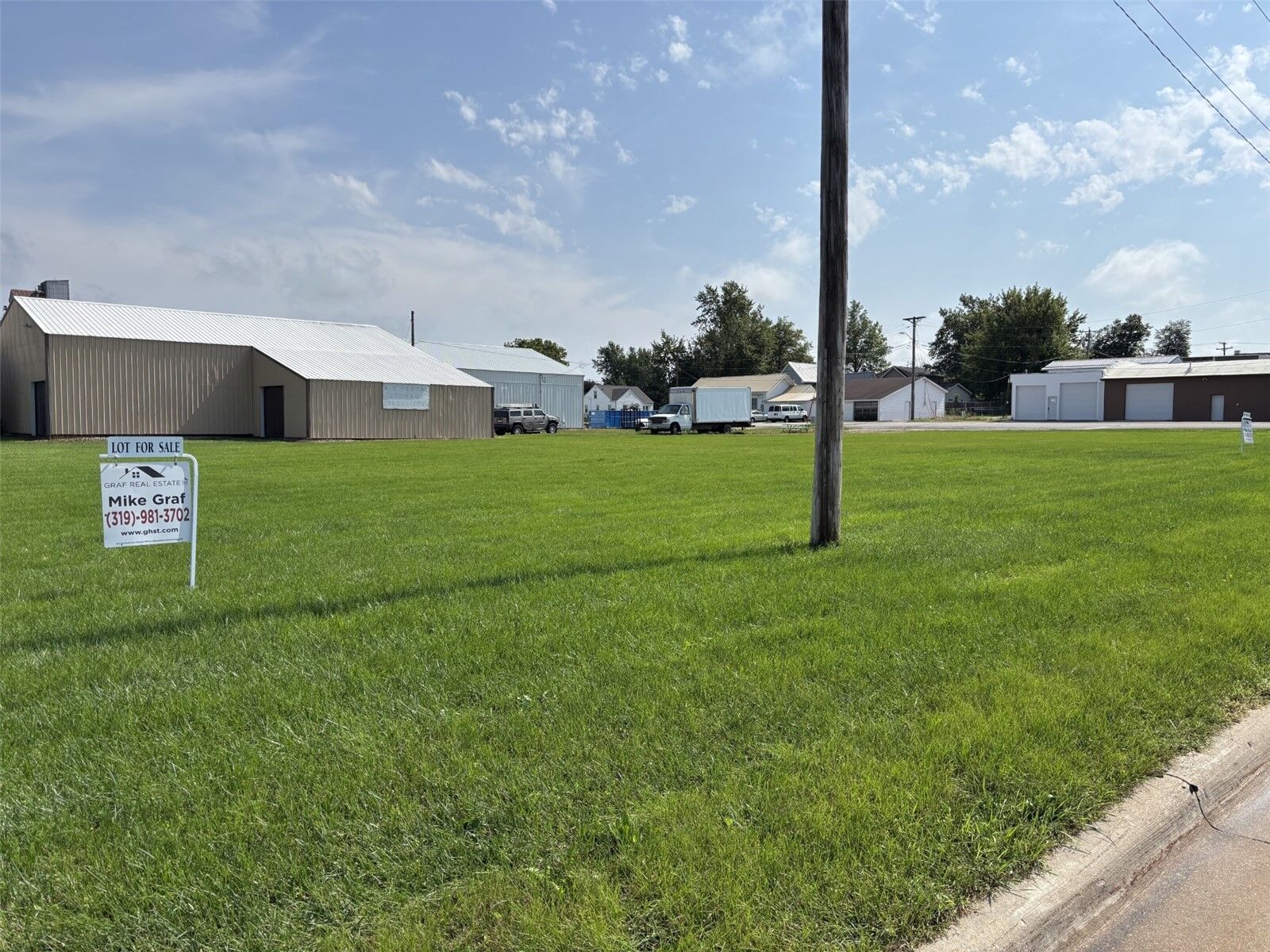 Property Photo:  92-98 Main Street  IA 52315 