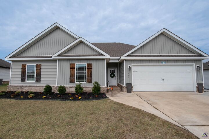 Property Photo: 121 Locks Heath Court GA 31069