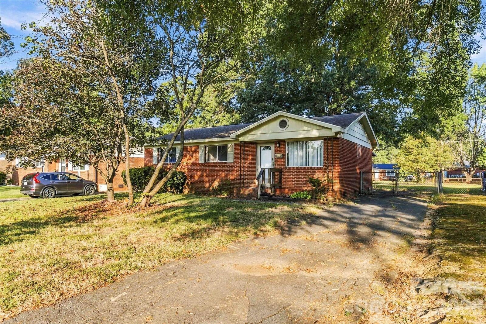 Property Photo: 4629 Monmouth Drive NC 28269