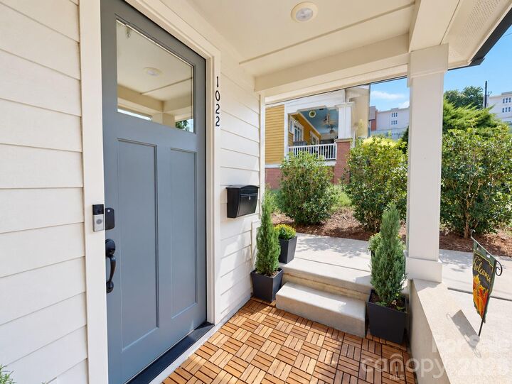 Property Photo:  2022 Margaret Brown Street 7  NC 28202 