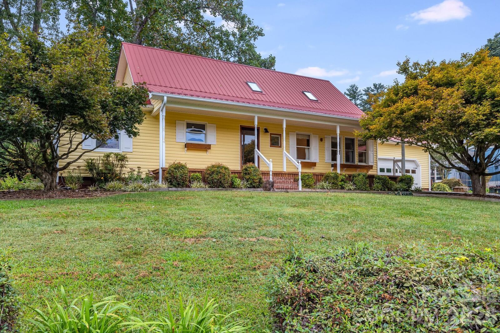 Property Photo:  53 Armstrong Road  NC 28729 