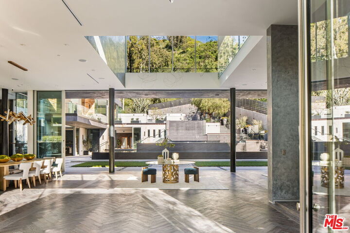 Property Photo:  1116 Chantilly Rd  CA 90077 