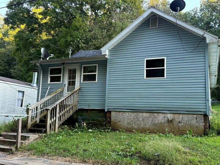 Property Photo:  45569 Long Street  OH 43144 