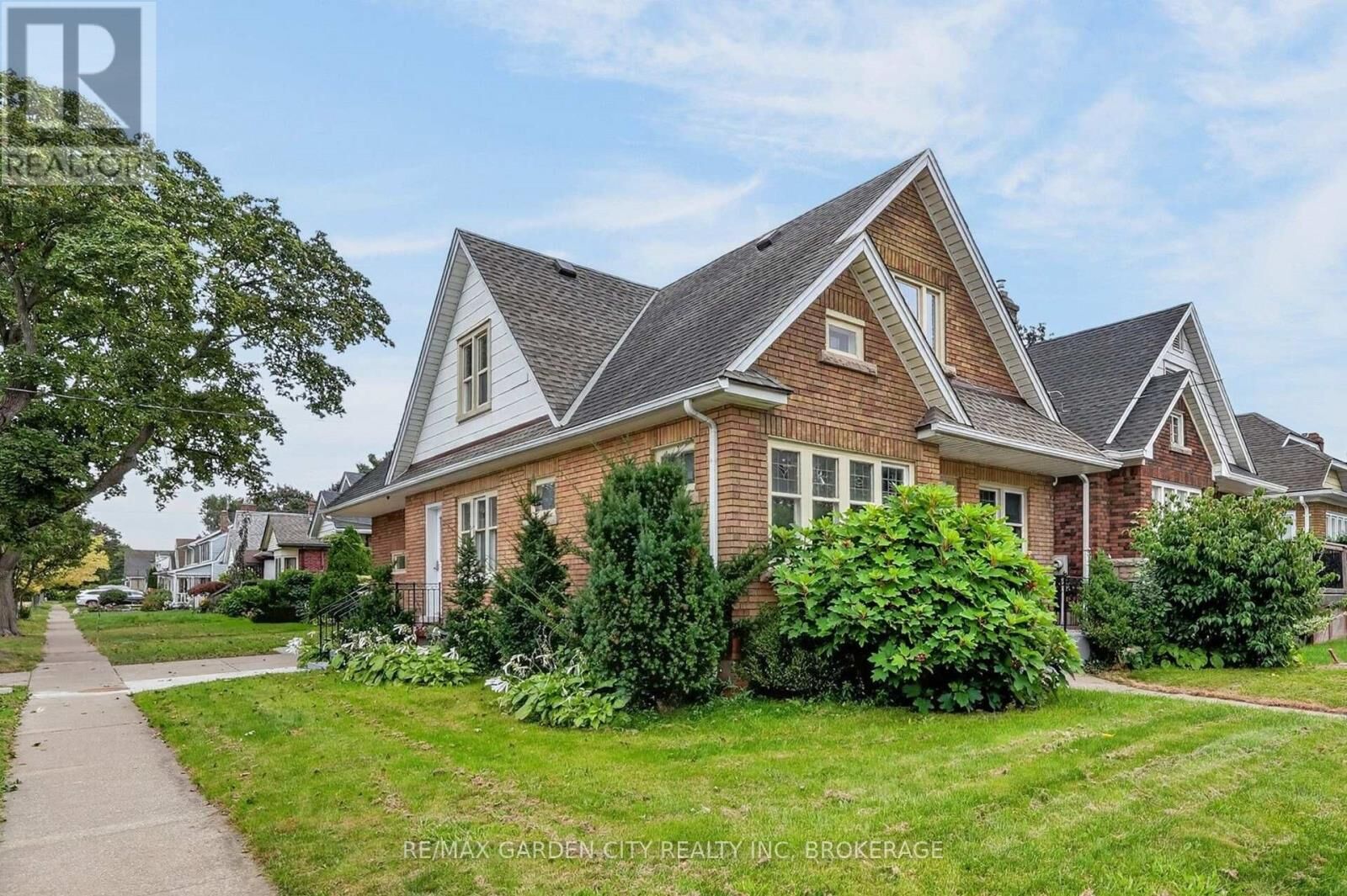 Property Photo:  74 Wiley Street  ON L2R 4G6 