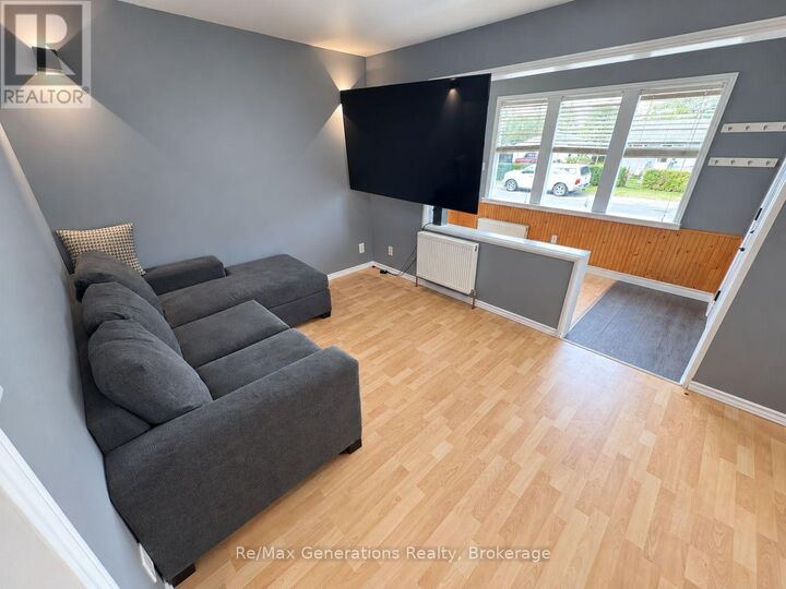 Property Photo: 447 Rita Street ON P7A 1H8