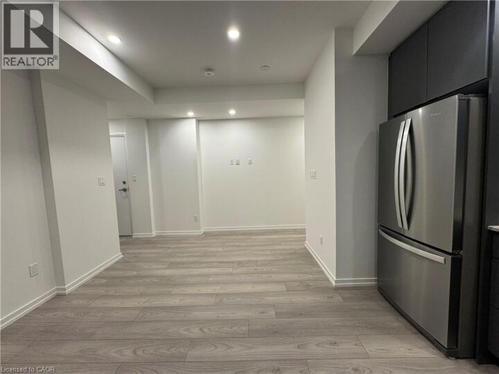 Property Photo:  17 Lytham Green Circle 27  ON L3Y 0H4 