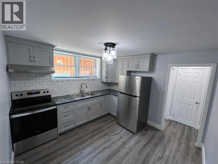 Property Photo:  22 Heiman Street 1  ON N2M 3L6 