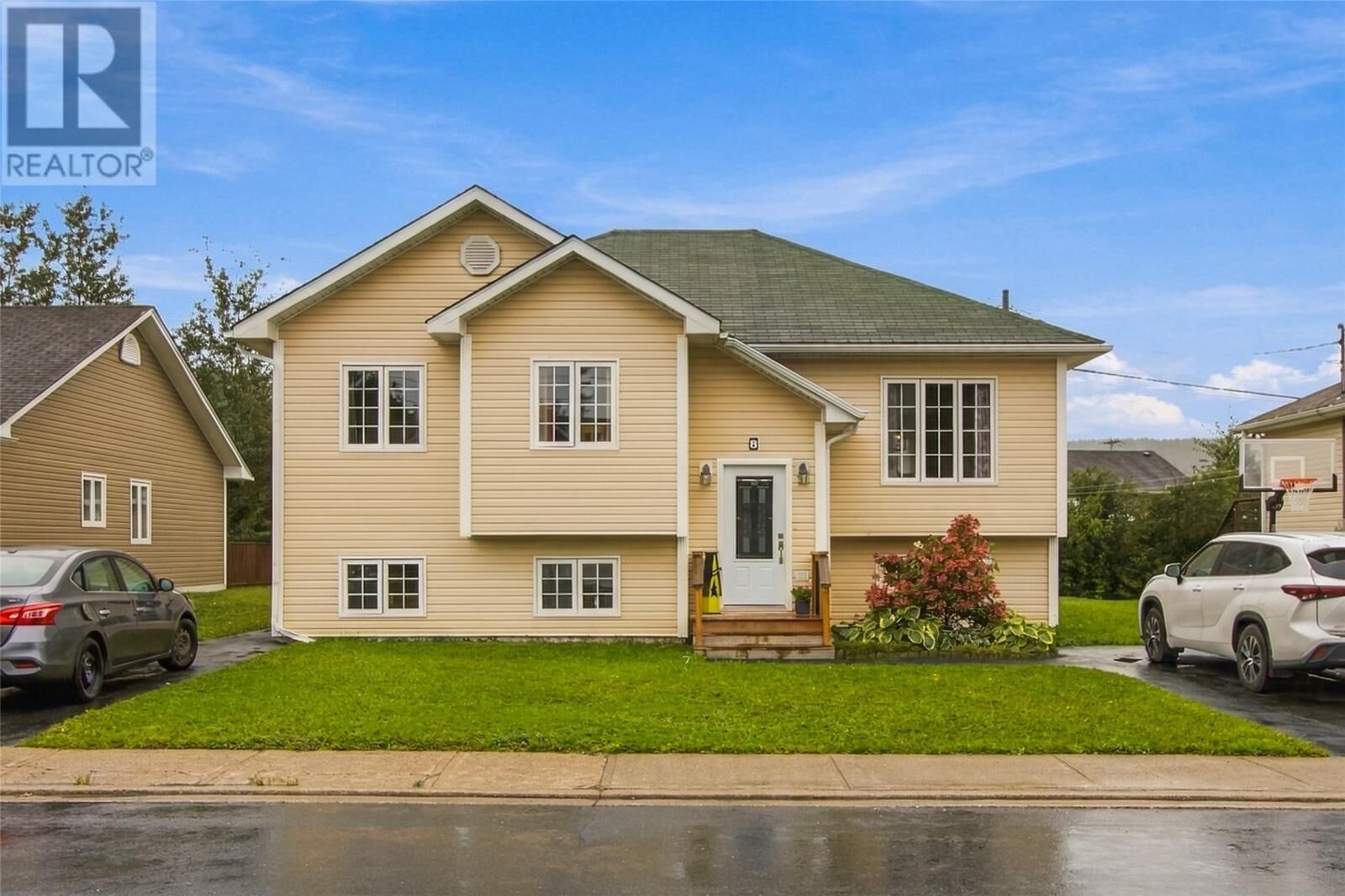 Property Photo: 8 Crewe Place NL A5A 0A2