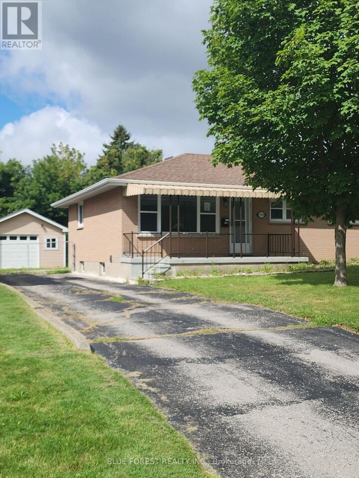 Property Photo:  1918 Duluth Crescent  ON N5V 1H7 