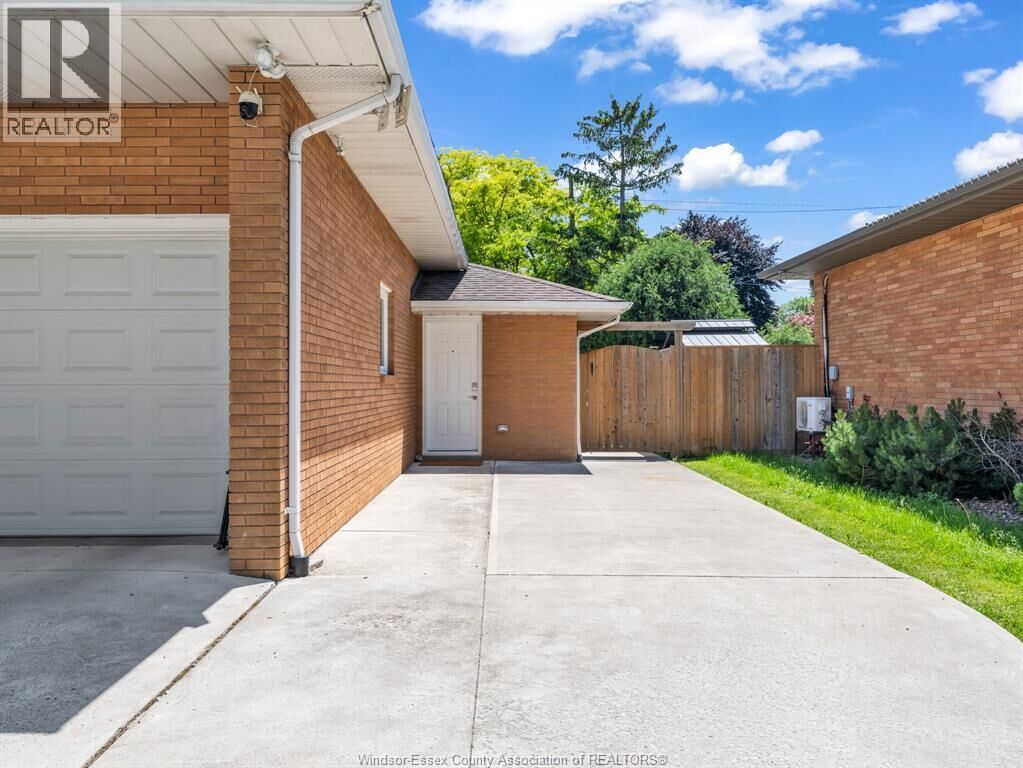 Property Photo: 675 Bedford B ON N9G 1H2
