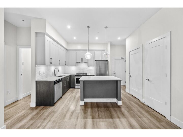 Property Photo: 32838 Ventura Avenue 109 BC V2S 0M5